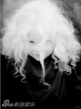 组图：泰勒童年清纯萌照 胖小鸭蜕变美天鹅