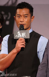 组图：《毒战》杜琪峰回应敏感话题 称没分级制