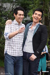 组图：郭采洁杨佑宁《向前走向爱走》否认戏假情真