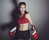 组图：越南15岁拳击妹走红 私照兔女郎清新美艳