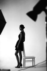 幻灯图：王媛可写真花絮曝光 黑白魅影难掩狂野气质 