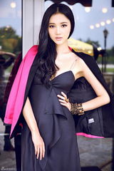 高清图：韩雯雯紫色优雅写真 显贵族气质