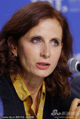 《Twice Born》发布会 佩内洛普-克鲁兹甜笑亮相