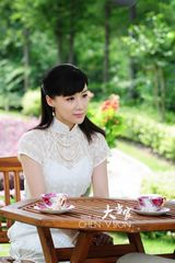 组图：姚芊羽《大当家》旗袍知性 演绎花样年华