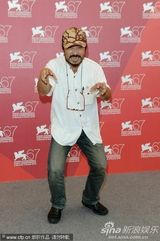 高清图：《极限迷宫》发布会 导演清水崇变蜘蛛人