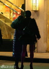 幻灯：神秘富二代狂追爱戴 豪华名车助阵生日会 