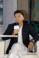 组图：甄子丹欲挑战喜剧片 将回港入组拍摄新戏