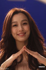 范玮琪为公益歌曲拍摄MV 个唱邀吴佩慈站台[1