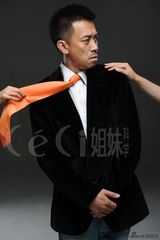 组图：王学兵杂志写真 演绎“活色生香”戏码