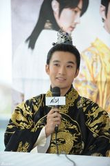 高清组图：《信义》办座谈会李敏镐金喜善相见恨晚