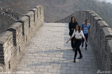 组图：米歇尔登慕田峪长城 与女儿们深情拥抱