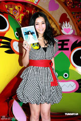 幻灯组图：谢安琪香港签唱会 矢口否认遭到TVB封杀