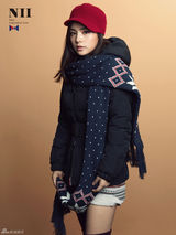 高清图：韩星闵孝琳冬季色彩写真展八面魅力