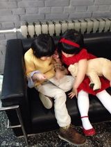 组图：Kimi王诗龄再相见 超萌小伙伴亲密无间