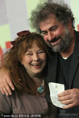 幻灯图集：《猛犸象》记者会 杰拉尔-德帕迪约亮相