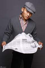 幻灯图：聂远《GQ》写真洒脱随性 不经意熟男味道