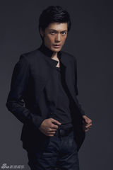 组图：季裕哲艺术写真彰显贵族风情