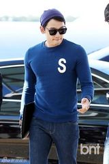 组图：Rain飞长沙助阵快男总决赛 紧身衣秀肌肉