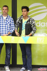 组图：彭于晏运动装亮相帅气抢镜