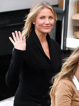 幻灯：贝克汉姆机场轻装现身 朱莉皮特外出就餐