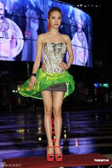 组图：蔡依林新歌MV街头首播 七夕节忙于工作