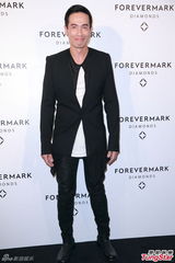 组图：陈豪默认知胎儿性别 Lisa.s黑裙亮相活动