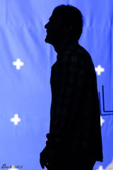 组图：黄立行改戏路拍悬疑片 自称玫瑰味男人