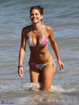 组图：2012比基尼美胸大盘点 众女星性感咸湿