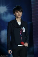 幻灯组图：快男突围赛第五场 “回锅肉”惊险晋级