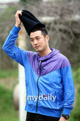 组图：韩国演员赵汉善入伍 称会好好服役