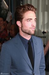 组图：帕丁森帅气亮相《大都会》首映