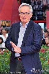 高清图：电影《不是姐妹》首映 两女主角时尚斗靓