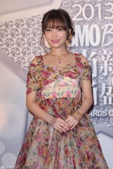 组图：谢楠吴京盛典秀恩爱 王岳伦亲吻李湘