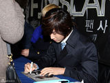 高清图：韩国人气组合FTIsland举办签名会