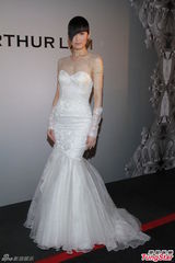 组图：林莉急嫁不排斥外国男 为四川灾民求帮助