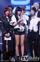 组图：SJ-M与MBLAQ等热唱《MCD》 2NE1夺冠