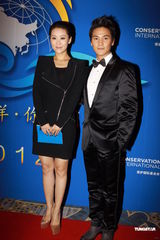 组图：于娜民族苗圃劲酷蔡国庆变海洋公益大使