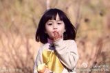 组图：钟丽缇女儿萌照曝光 与韩寒女儿似双胞胎