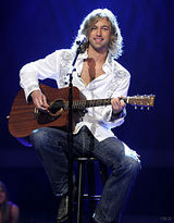 幻灯图：《美国偶像》男生12进10淘汰赛-暗夜星光