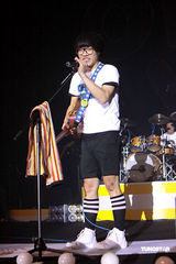 幻灯：卢广仲香港个唱尾场落幕 出席庆功宴兴奋难掩