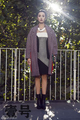 组图：吕一最新时尚街拍 百变造型玩转最in风潮