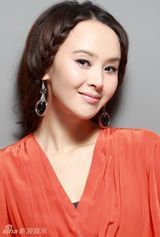 组图：小王晶时尚写真 大气靓丽星范十足
