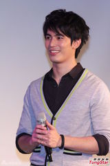 组图：泰剧小生Son自认小王力宏 台湾拥抱粉丝