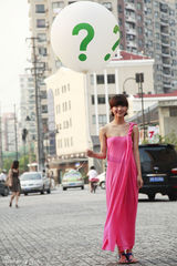 高清图：王珞丹出席活动引关注 清纯美丽笑容绽放