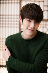 高清组图：对话金宇彬 想和李钟硕拿情侣奖