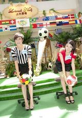 高清组图：杨怡马赛化身OL 共同示范“绅士五式”