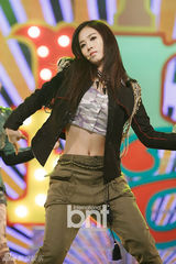 组图：少女时代录制《MCD》变嘻哈战士夺冠