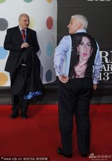 组图：2013全英音乐奖男星帅气亮相红毯