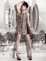 高清图：陈紫函百变写真秀美腿 与言承旭新片首播