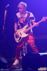 组图：MP魔幻力量香港开唱 赞港女会打扮有魅力